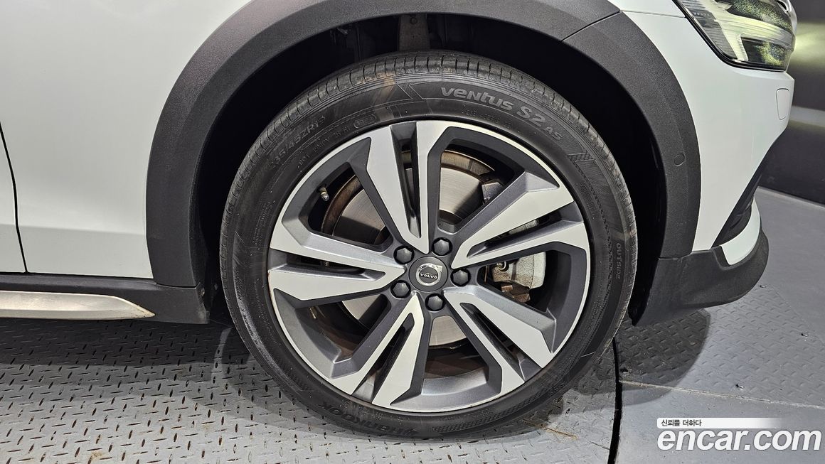 Volvo V60 2021