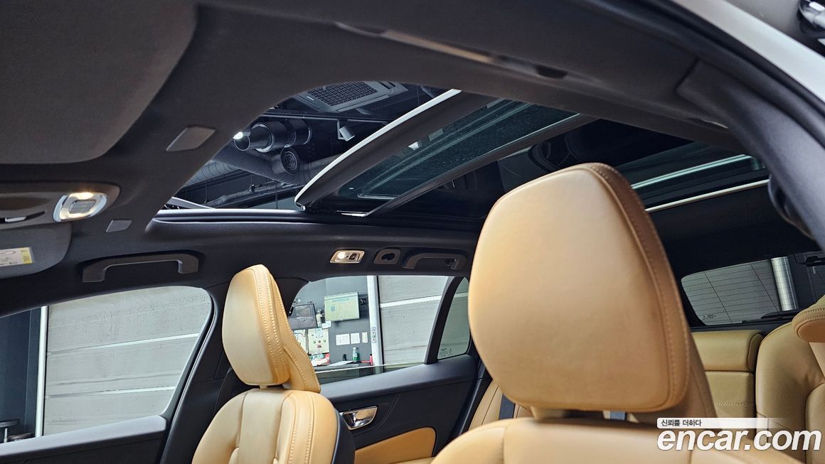 Volvo V60 2021