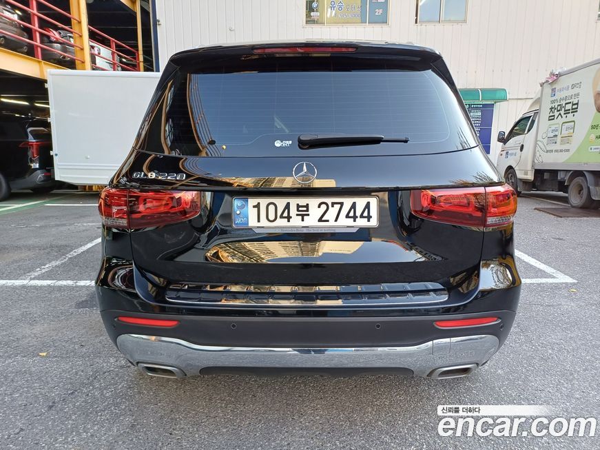Mercedes-Benz GLB-Class 2021
