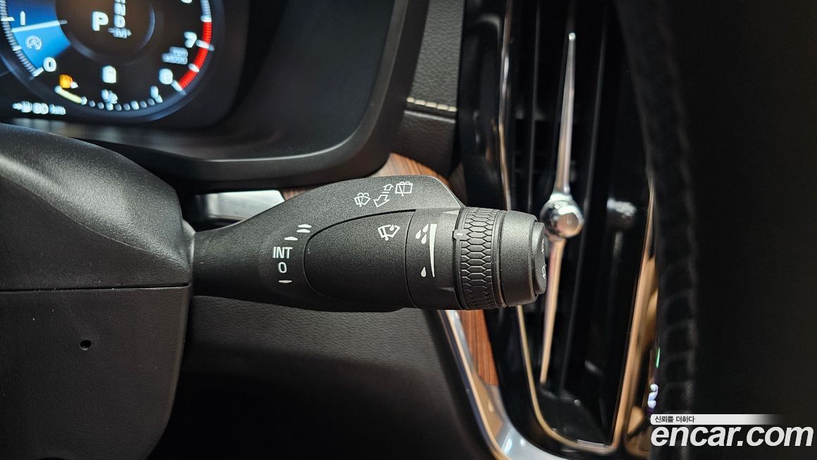 Volvo V60 2021