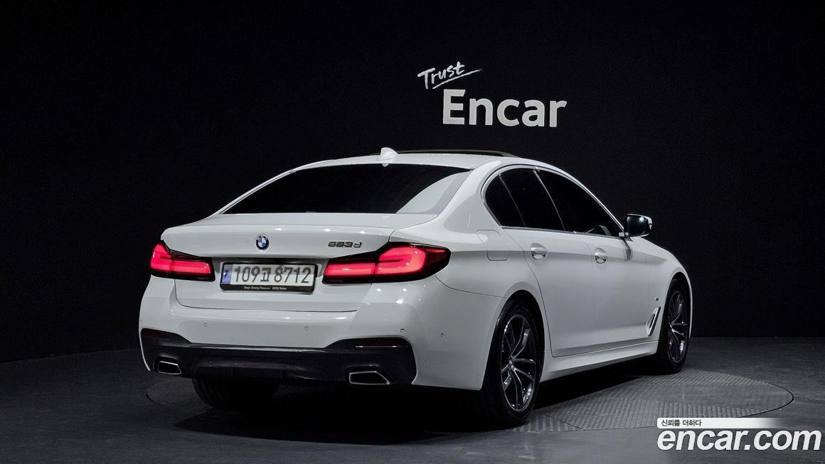 BMW 5-Series 2021