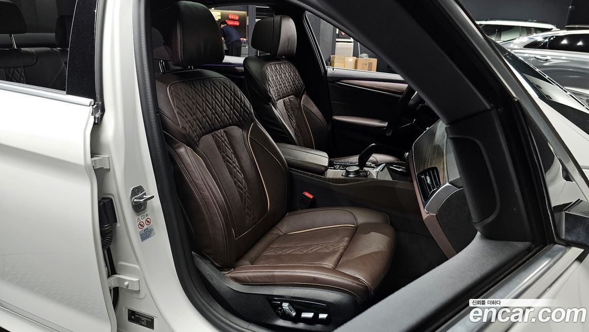 BMW 5-Series 2021