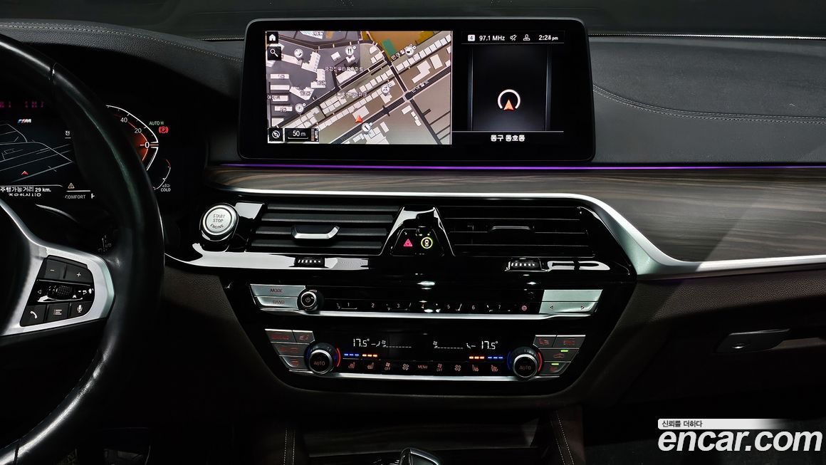 BMW 5-Series 2021