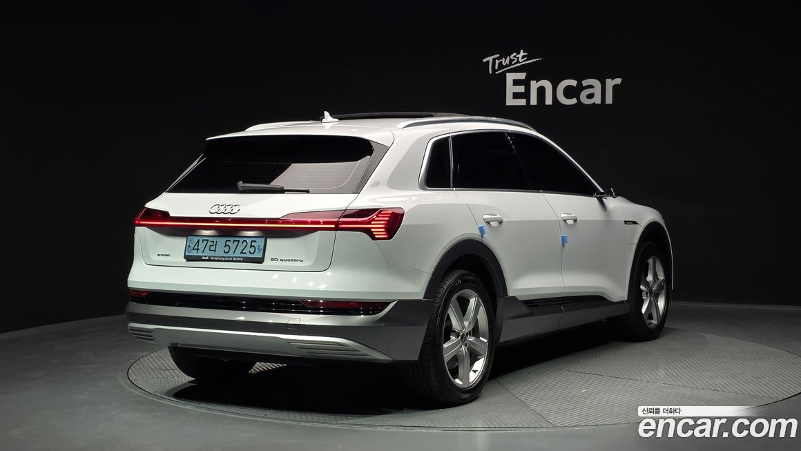 Audi e-tron 2021