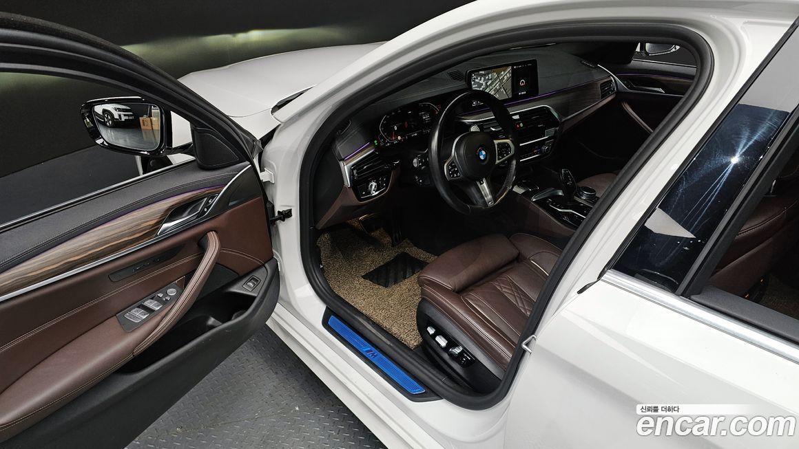BMW 5-Series 2021