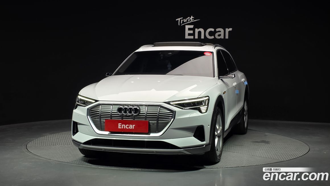 Audi e-tron 2021
