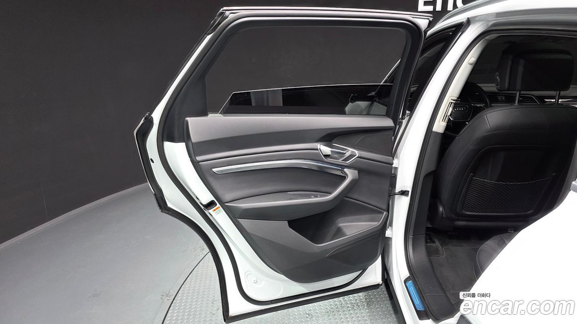 Audi e-tron 2021