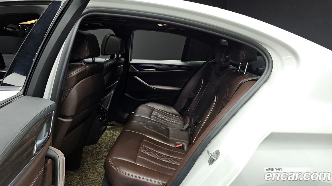 BMW 5-Series 2021