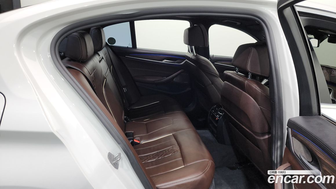 BMW 5-Series 2020