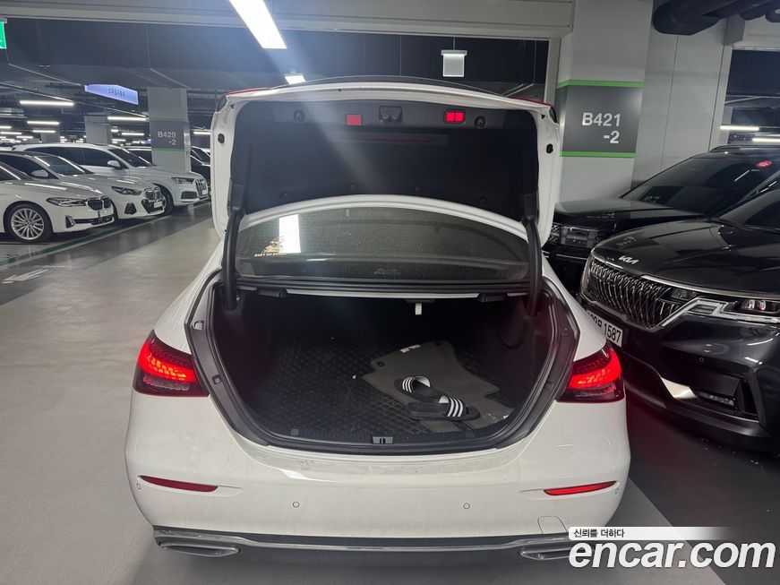 Mercedes-Benz E-Class 2022