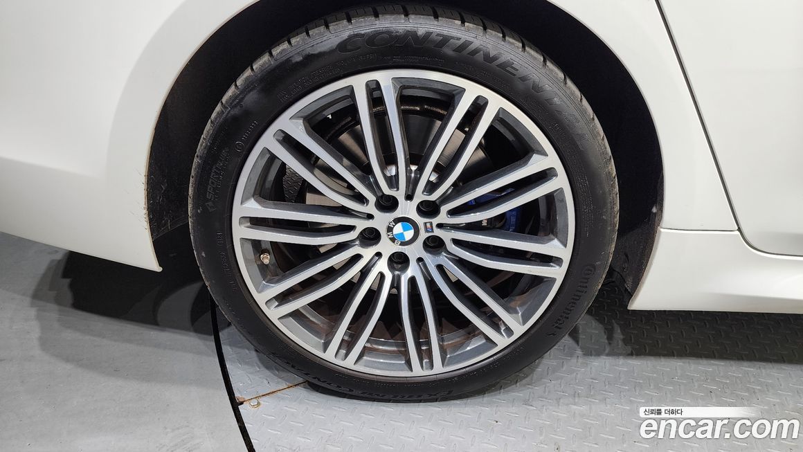 BMW 5-Series 2020