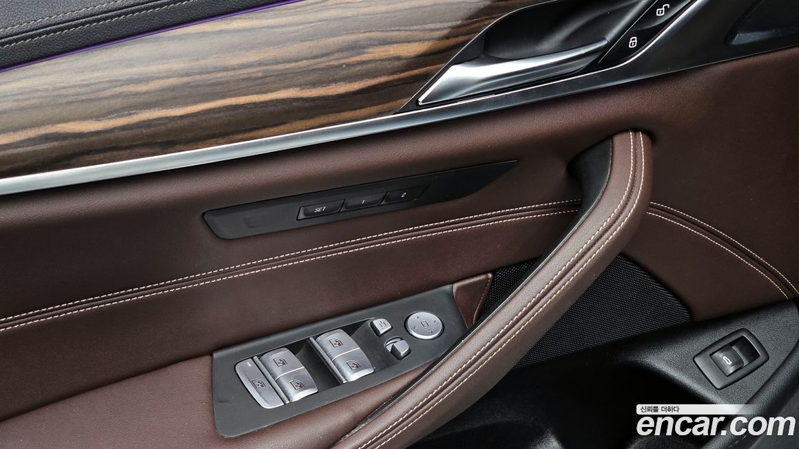 BMW 5-Series 2021