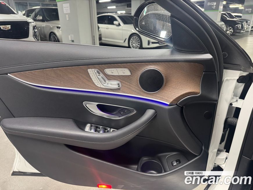Mercedes-Benz E-Class 2022