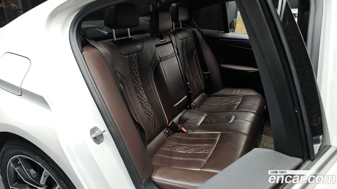 BMW 5-Series 2021