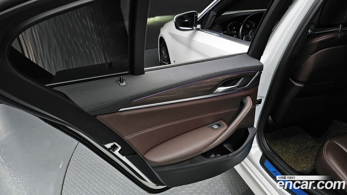 BMW 5-Series 2021