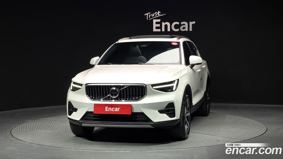 Volvo XC40 2026