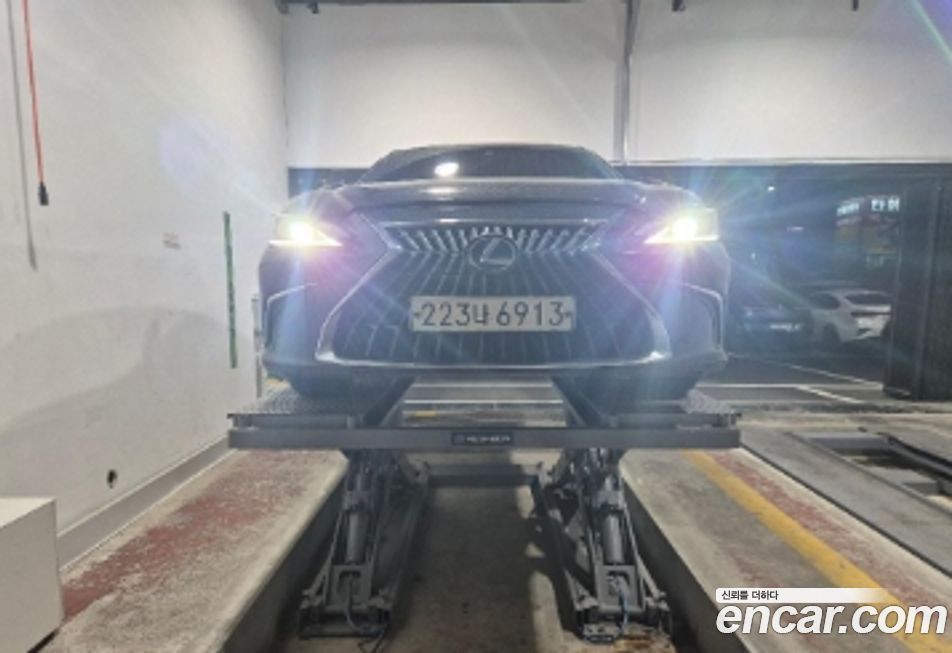 Lexus ES 2022