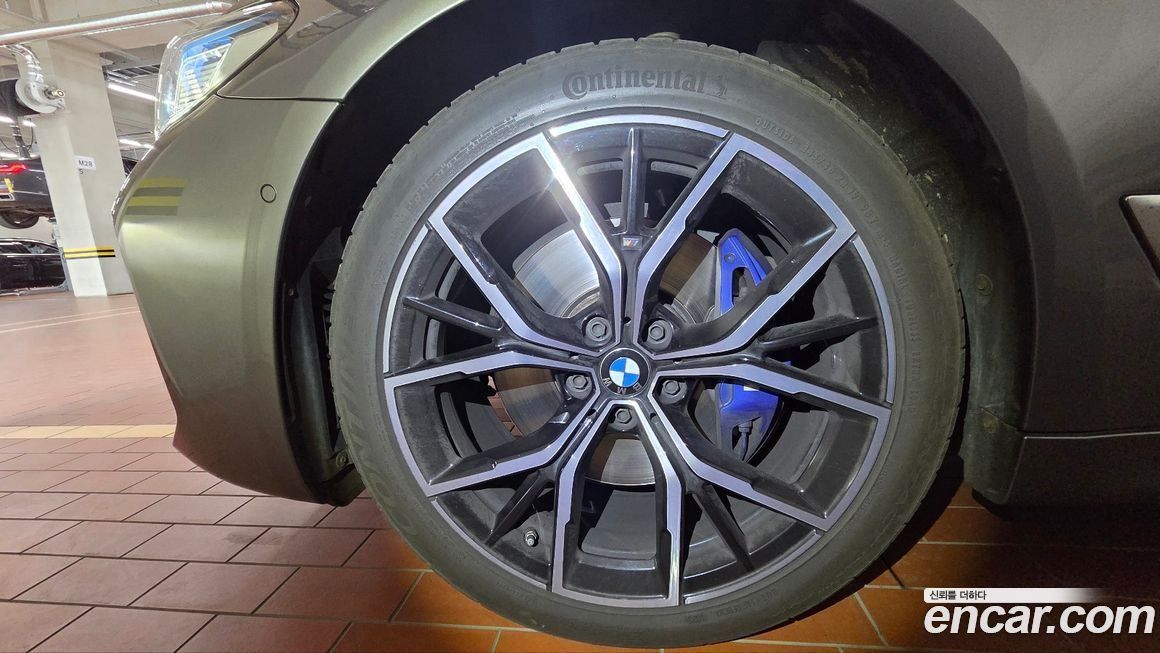 BMW 5-Series 2023