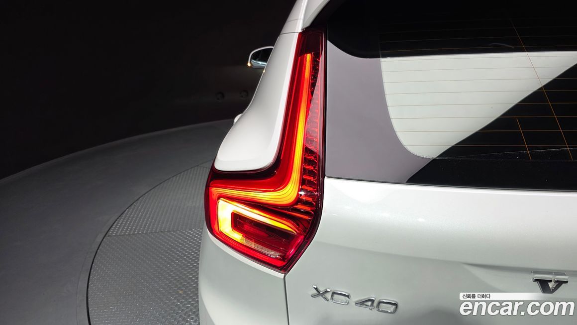 Volvo XC40 2026