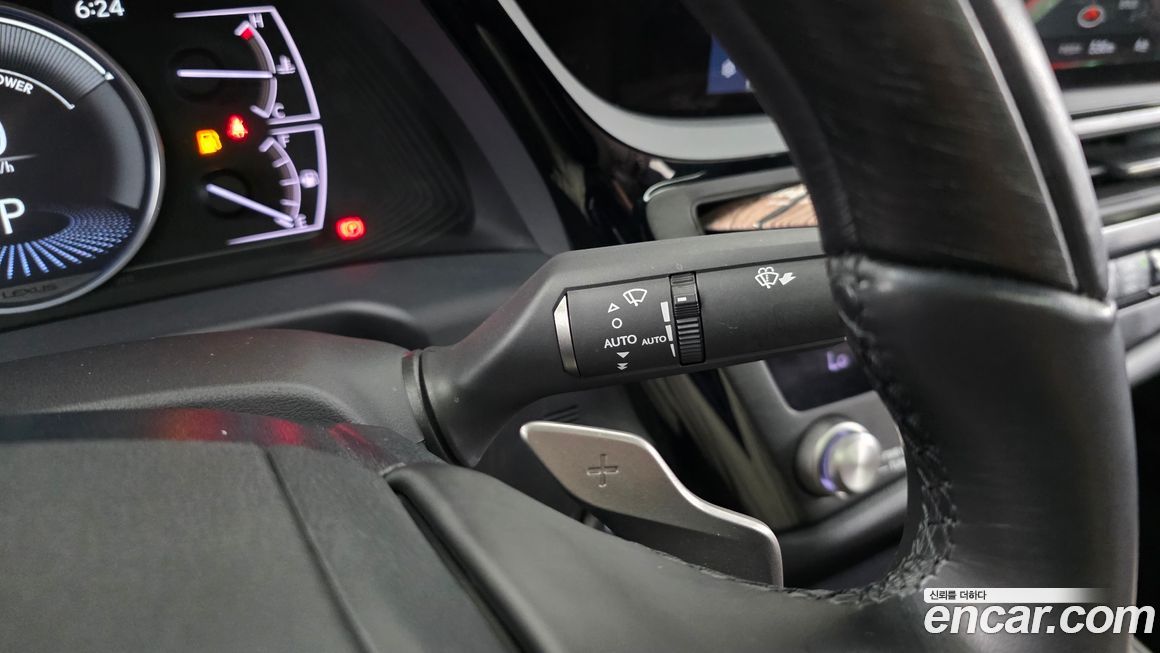 Lexus ES 2025