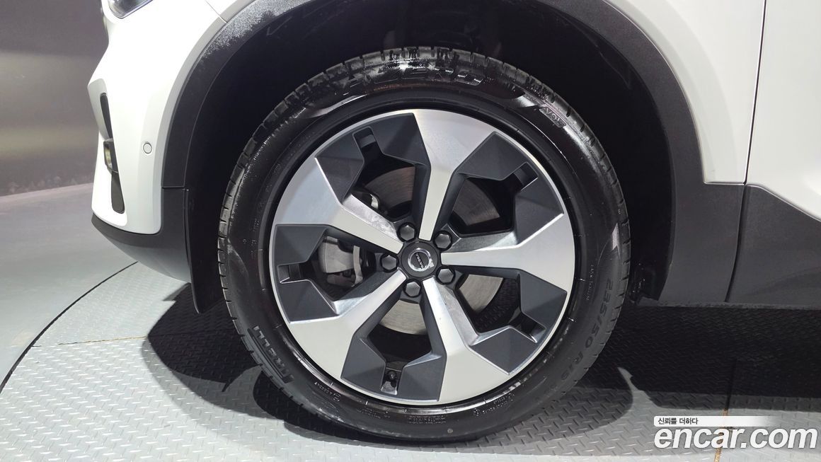 Volvo XC40 2026