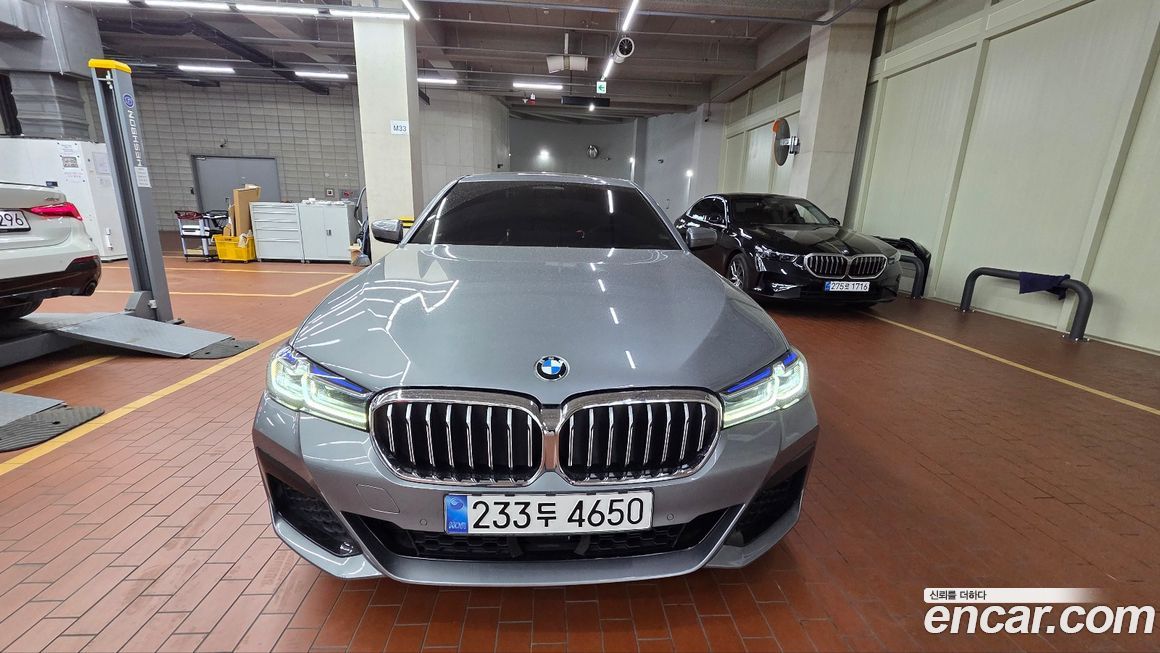 BMW 5-Series 2023