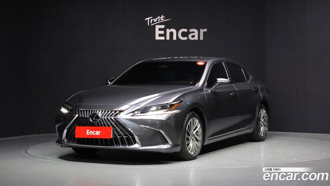 Lexus ES 2025