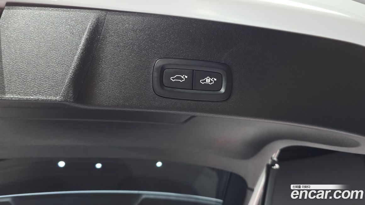 Volvo XC40 2026
