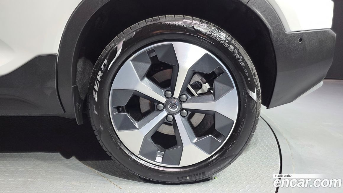 Volvo XC40 2026