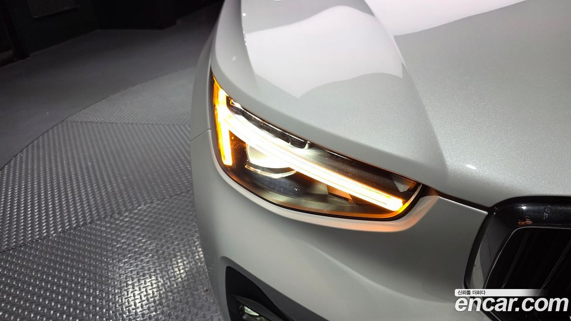 Volvo XC40 2026