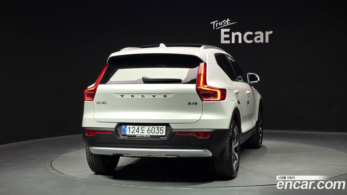Volvo XC40 2026
