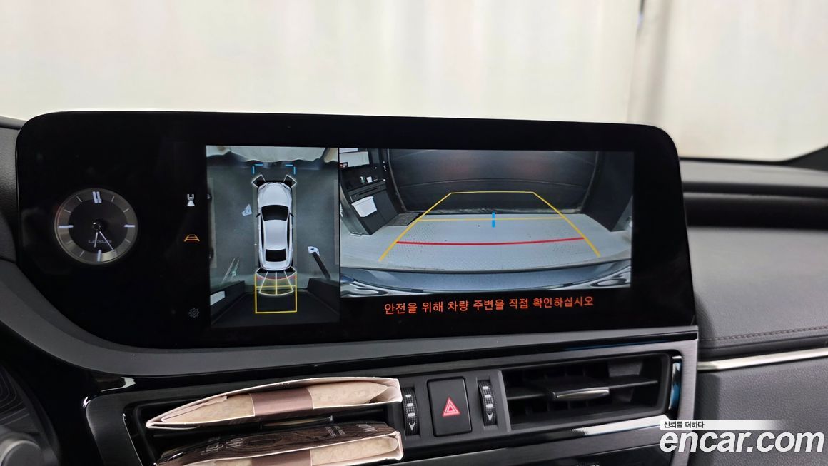 Lexus ES 2025