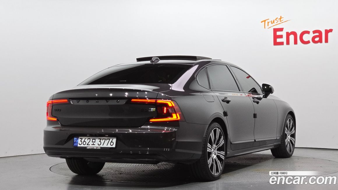 Volvo S90 2025