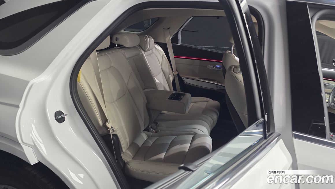 Genesis GV70 2025