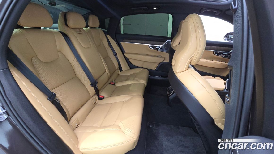 Volvo S90 2025
