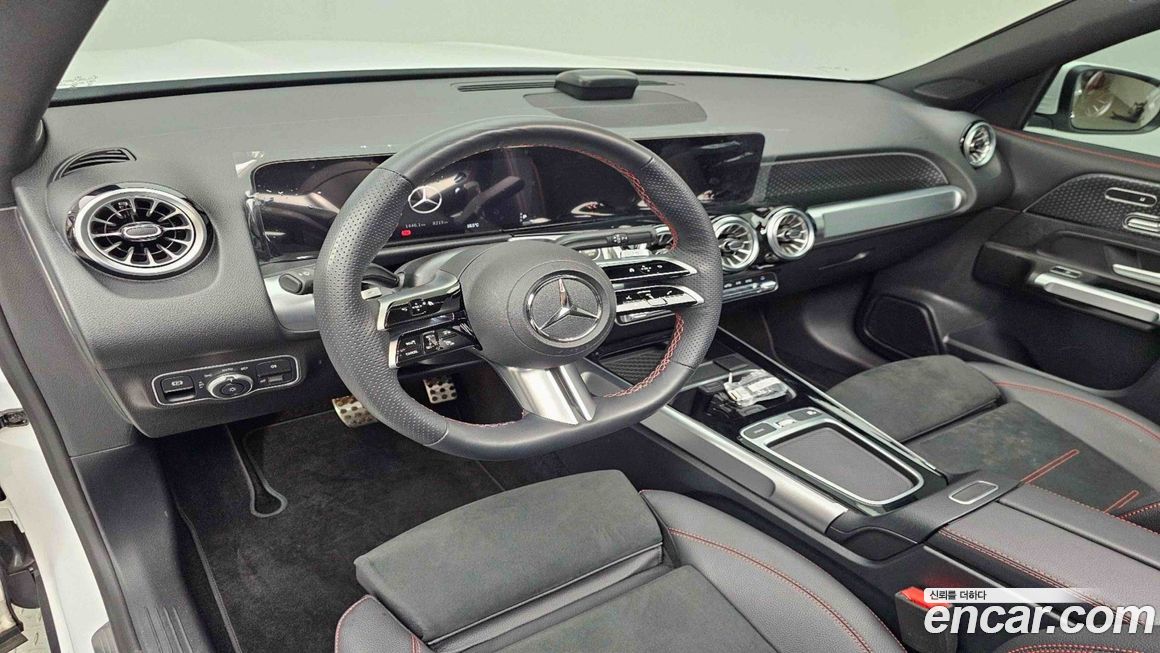 Mercedes-Benz GLB-Class 2025