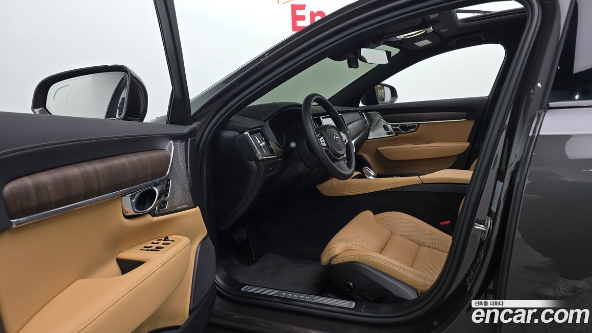 Volvo S90 2025