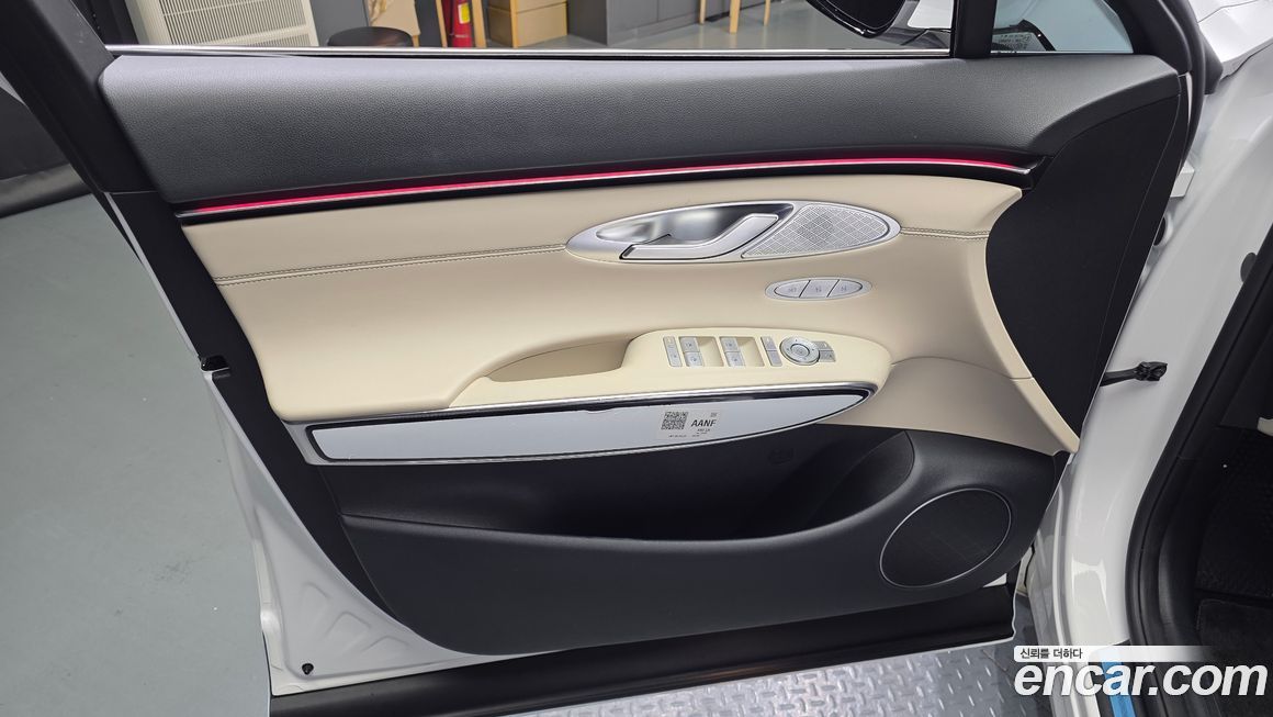 Genesis GV70 2025