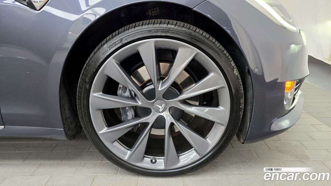 Tesla Model S 2019