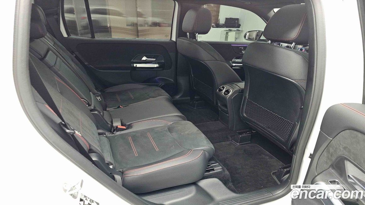Mercedes-Benz GLB-Class 2025