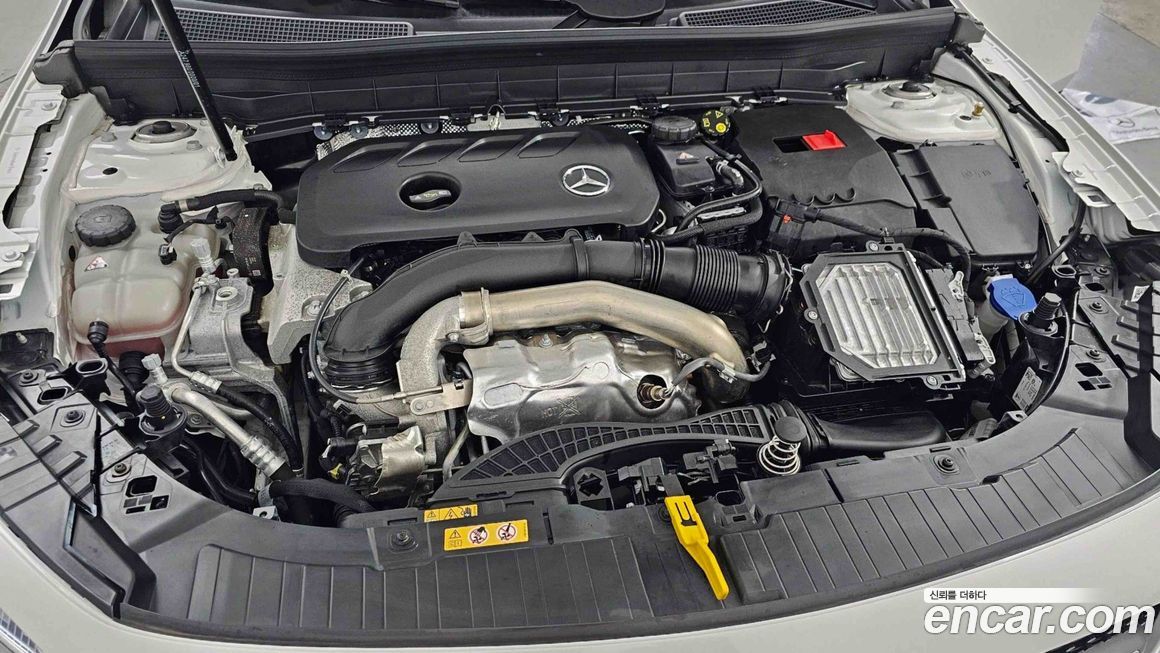 Mercedes-Benz GLB-Class 2025
