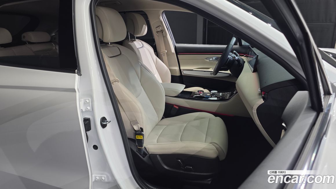 Genesis GV70 2025
