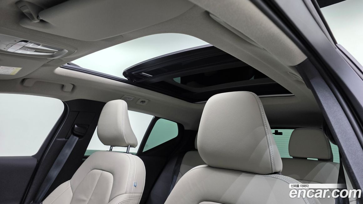 Volvo XC40 2023