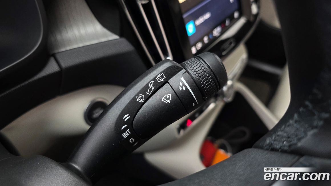 Volvo XC40 2023