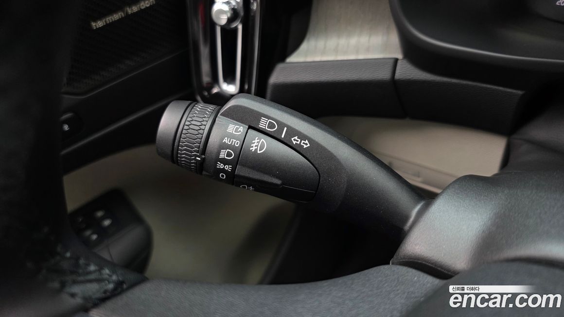 Volvo XC40 2023