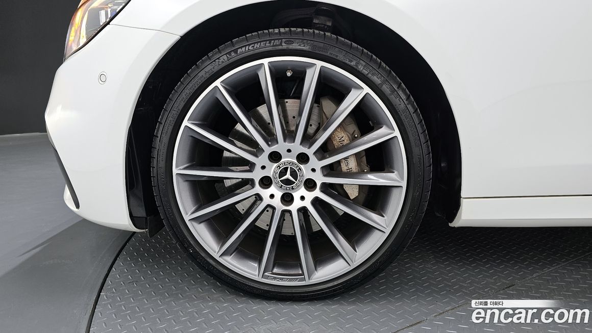 Mercedes-Benz E-Class 2021