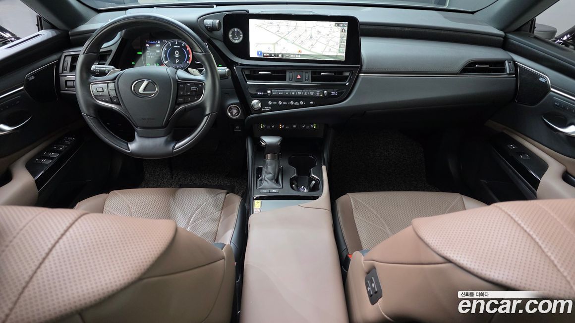 Lexus ES 2023