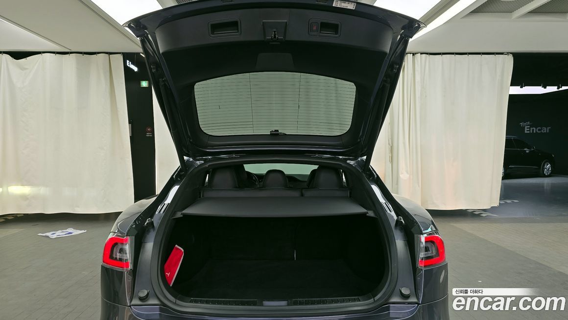 Tesla Model S 2019