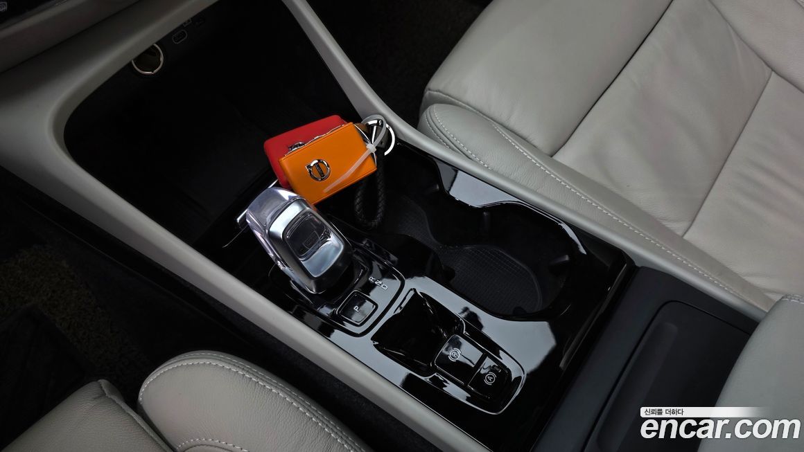 Volvo XC40 2023