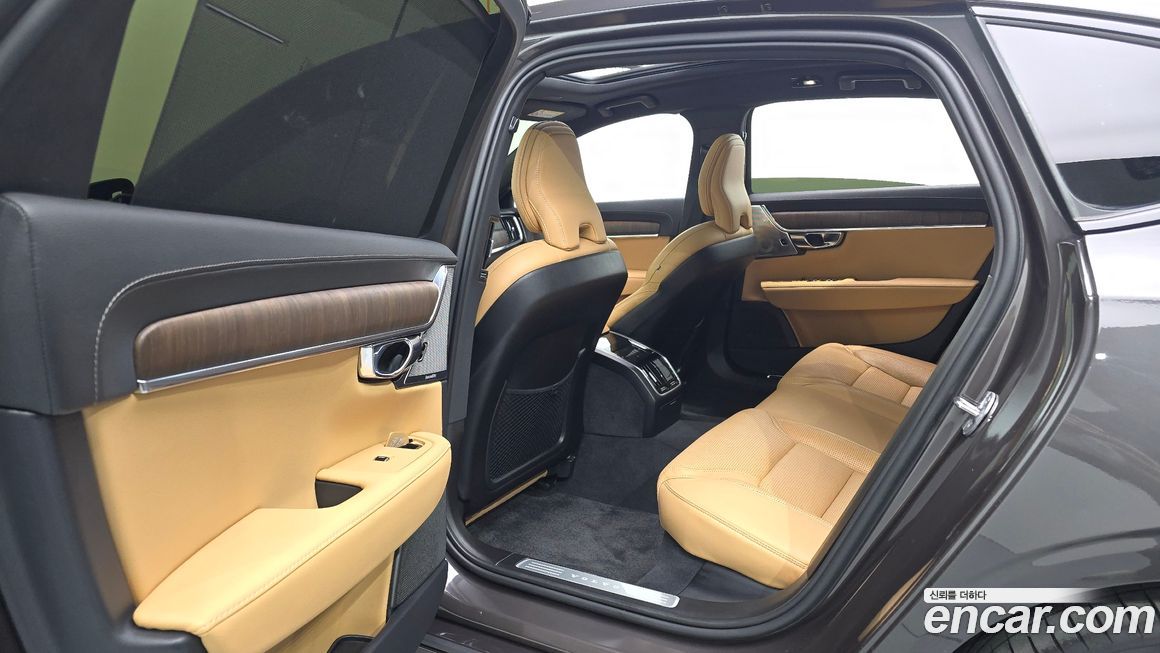 Volvo S90 2025